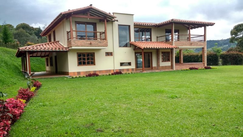 Casa-Finca en Arriendo en Llano Grande