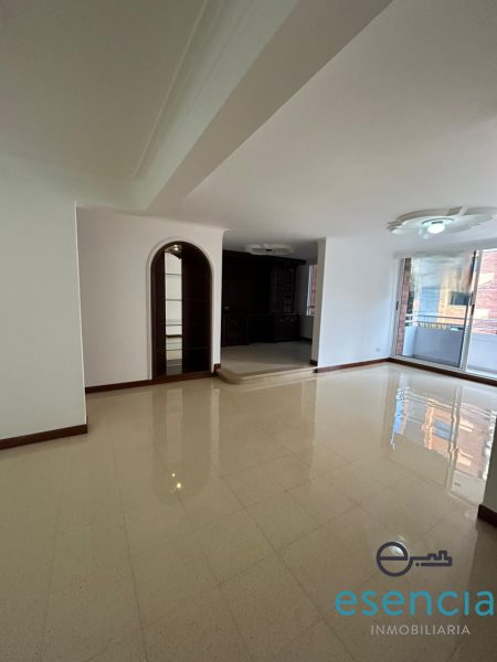 Apartamento en Ambos en Laureles